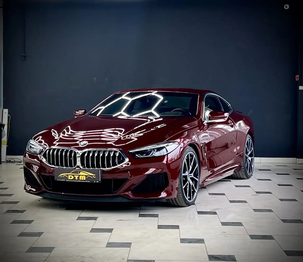 Защита BMW 8 Coupe прозрачным полиуретаном, химчистка и керамика салона